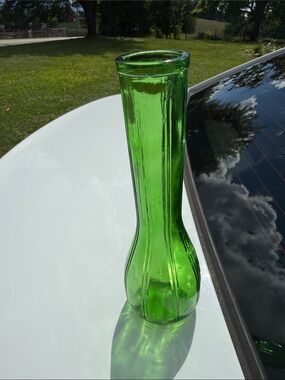 Hand-Blown Green Glass Bud Vase - Classic Narrow Neck
